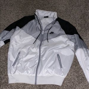 Nike men’s windbreaker
